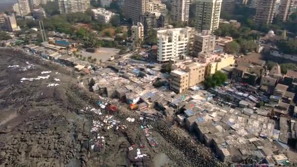 Mumbai Hindistan Dhobi Ghatları Okyanus Kenarında Gecekondu Mahalleleri Hava Aracı — Stok video