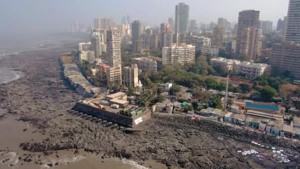 ムンバイの空のスカイラインの海の景色4K 旅行コンセプト — ストック動画