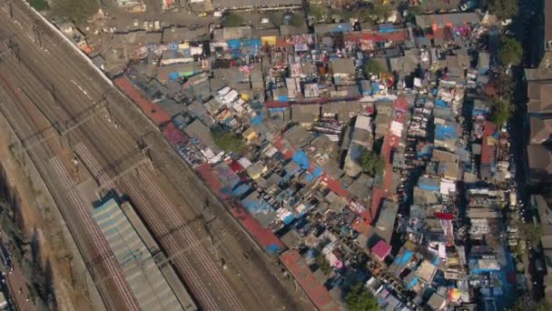 Mumbai India Dhobi Ghats Slums Ocean Aerial Drone Footage — Vídeos de Stock