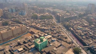 Mumbai, Hindistan, Dharavi gecekonduları, 4k insansız hava aracı görüntüleri.