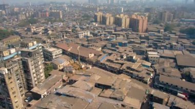Mumbai, Hindistan, Dharavi gecekonduları, 4k insansız hava aracı görüntüleri.