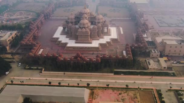 Delhi, Inde, le temple Akshardham images aériennes de drone 4k