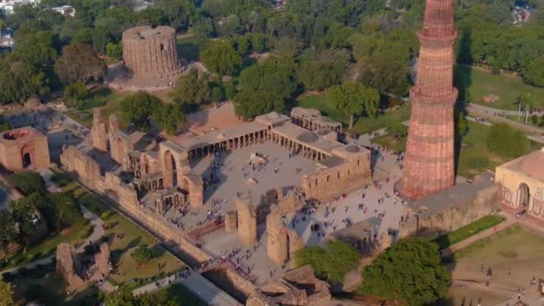 Qutb Minar India Delhi Aerial Légi Felvétel — Stock videók