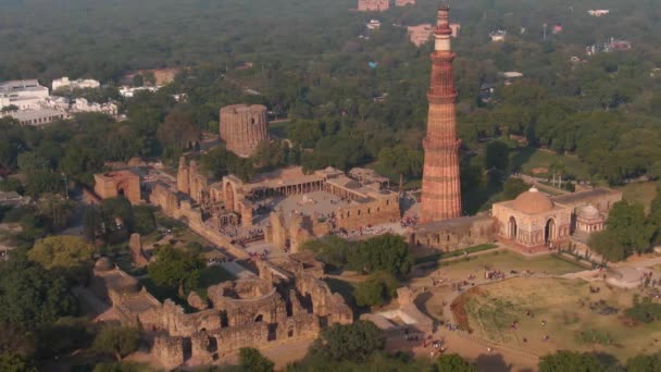 Qutb Minar India Delhi Vista Aérea — Vídeo de stock