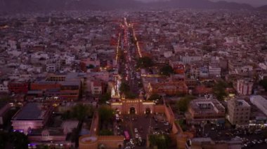 Jaipur pembe şehir kapısı, Hindistan, Rajasthan, 4k hava aracı görüntüsü