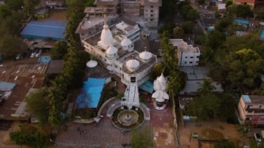 Vrindavan 'ın havadan görünüşü, 5000 tapınak şehri, Hindistan, 4k 