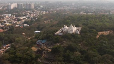 Vrindavan 'ın havadan görünüşü, 5000 tapınak şehri, Hindistan, 4k 