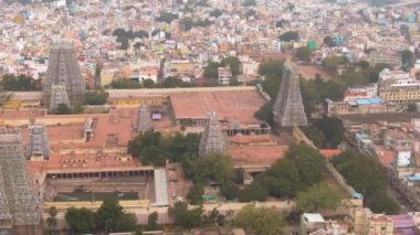 Güney Hindistan kutsal tapınağı Gopuram Srirangam Trichi, Hindistan, 4k hava manzaralı