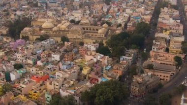 Madurai, Hindistan, Thirumalai Nayakkar Sarayı, 4k hava aracı görüntüsü