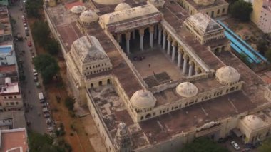Madurai, Hindistan, Thirumalai Nayakkar Sarayı, 4k hava aracı görüntüsü
