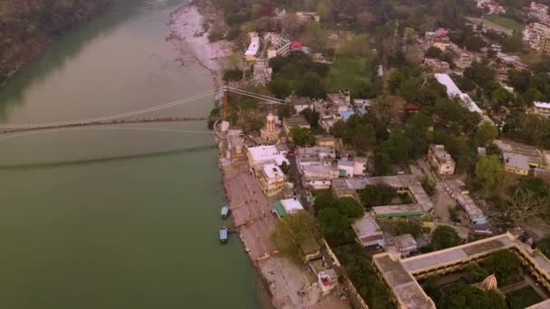 Vista Aérea Del Río Arquitectura Devprayag India Aviones Teledirigidos — Vídeos de Stock