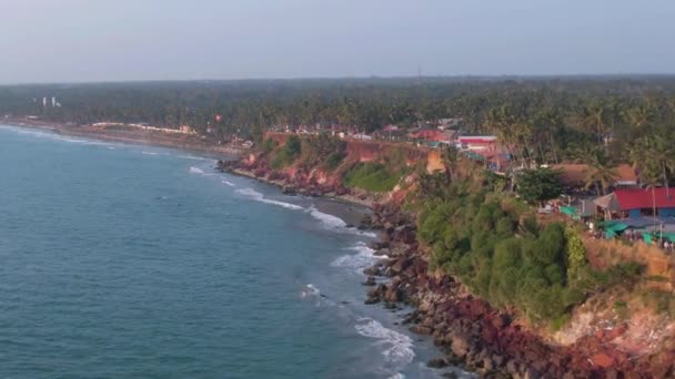 Varkala Γκρεμό Παραλία Θέρετρο Στον Ουρανό Στην Κεράλα Ινδία Εναέρια — Αρχείο Βίντεο