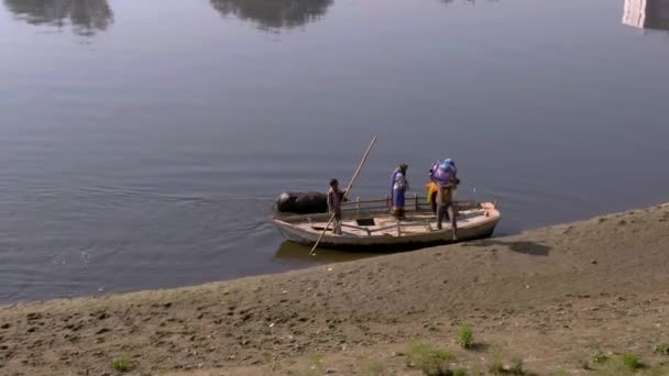 印地安人村庄的湖泊航拍 — 图库视频影像