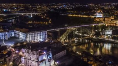Portekiz, Porto 'da gece, 4k hava aracı silueti 