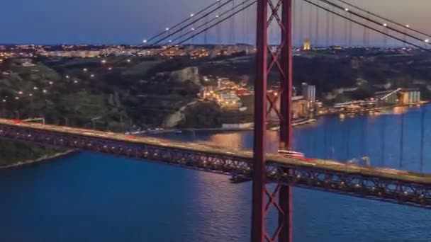 Puente Del Abril Lisboa Portugal Día Soleado Con Aviones Teledirigidos — Vídeos de Stock