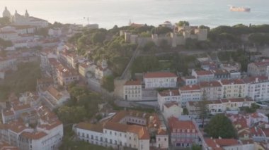 Portekiz, Avrupa 'da şehir manzarası, 4k hava aracı görünümü