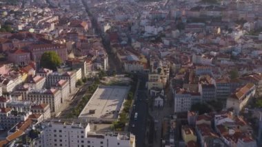 Portekiz, Avrupa 'da şehir manzarası, 4k hava aracı görünümü