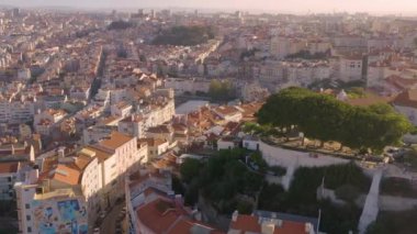 Portekiz, Avrupa 'da şehir manzarası, 4k hava aracı görünümü