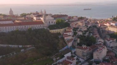 Portekiz, Avrupa 'da şehir manzarası, 4k hava aracı görünümü