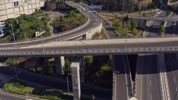 Obrovská Dálniční Křižovatka Blízkosti Podzemních Jeskyní Haifa Výhled Letecké Drony — Stock video