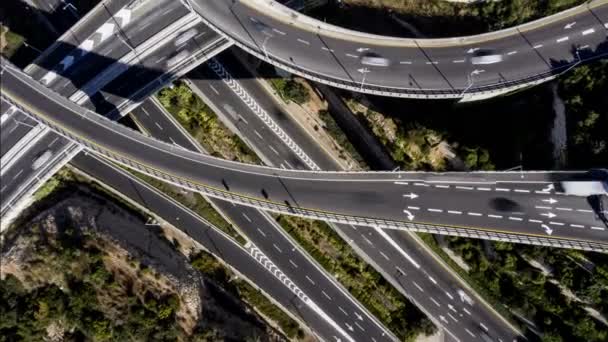 ハイファ交通の地下洞窟 空中ドローンビュー 4Kの近くに巨大な高速道路の道路のインターチェンジの時間経過 — ストック動画