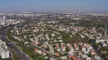 Hava aracı görüntüsü Tel Aviv iş ufuk çizgisi, İsrail, 4k