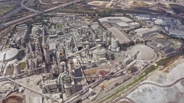 Luchtfoto Een Enorm Zwaar Industrieel Fabriekscomplex Nesher Israël Drone — Stockvideo