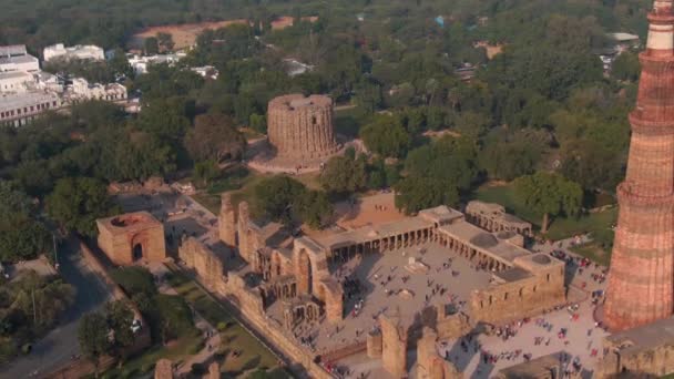 Ancienne Mosquée Qutb Minar Inde Delhi Drone — Video