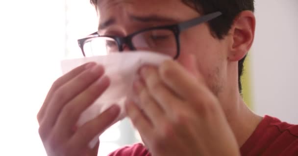 Jovem Doente Tosse Gripe Doente Febre — Vídeo de Stock