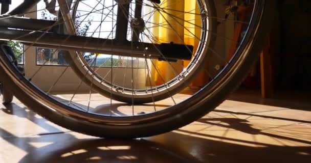Kursi Roda Kosong Peralatan Medis Untuk Pasien Cacat Profesional Saat — Stok Video