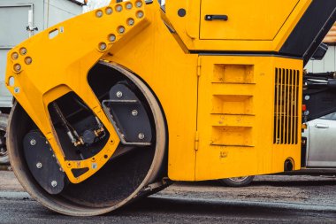 Asfalt Döşeme makinesi