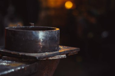 Araçlar - çekiç ve örs