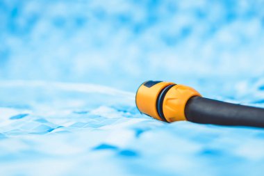 su hortumdan çalışır