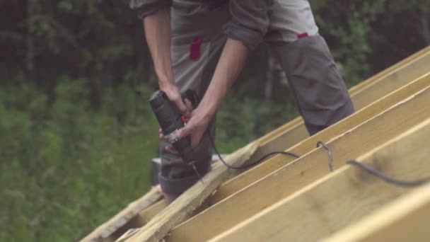 Apriete los tornillos — Vídeo de stock