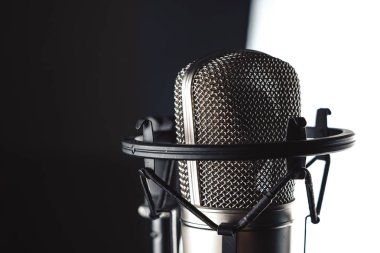 Stüdyo mikrofon stand