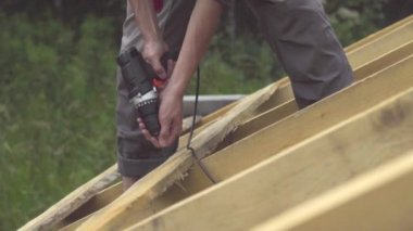 alt kurulu çatı içine vida spin