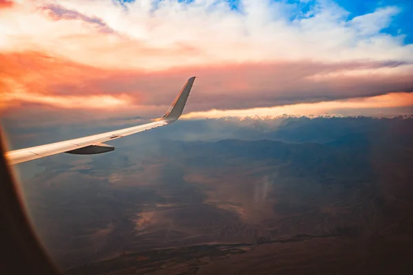 La vista dal finestrino dell'aereo — Foto Stock