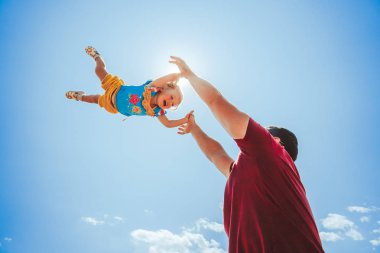 Baba çocuk kadar seçer