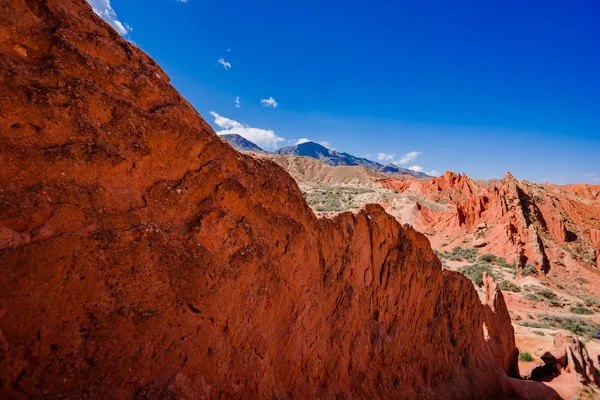 El paisaje de las montañas rojas — Foto de Stock