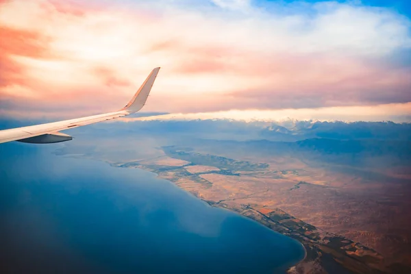 A vista da janela do avião — Fotografia de Stock