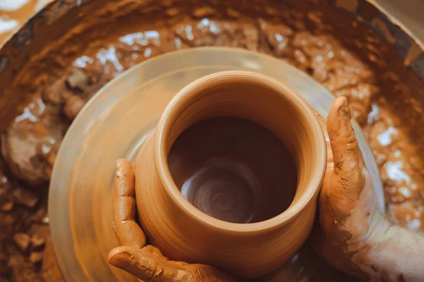 El producto en la rueda de Potter — Foto de Stock