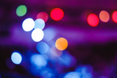 Projektörler bir konserde