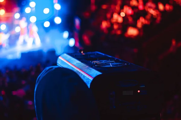 Zoeklichten tijdens een concert — Stockfoto