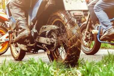 Motorcu başlamadan önce