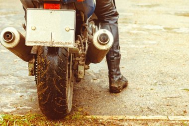 Motorcu başlamadan önce