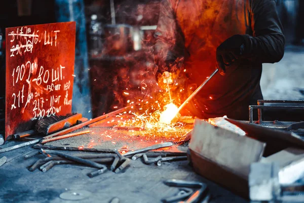 Corte de metal con antorcha de acetileno —  Fotos de Stock