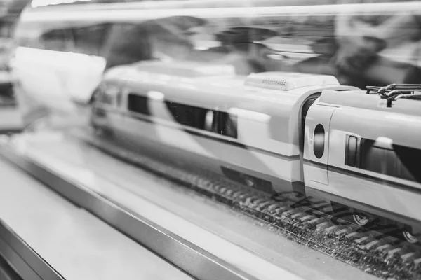 현대 전기 열차의 장난감 모델 — 스톡 사진