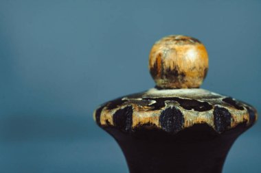 Kraliçe yalnız satranç