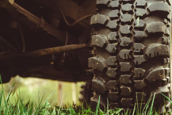 Off-Road wiel in de modder — Stockfoto