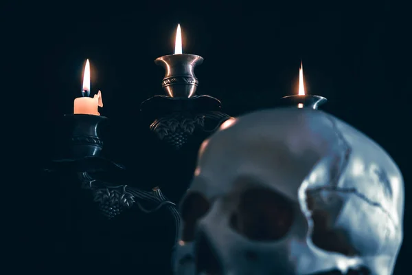 Crâne et bougies — Photo
